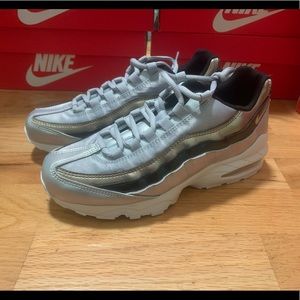 Nike Air Max 95 Metallic Bronze Shoes AJ1899-001 Youth GS Womens Sizes